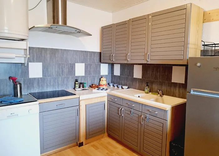 Le Cers, Spacieux Appartement *